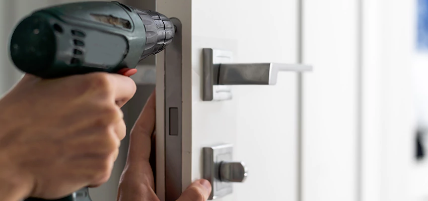 Locksmith For Lock Replacement Near Me in Greenacres, FL